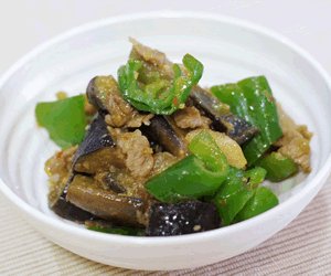 肉と味噌を合わせた料理